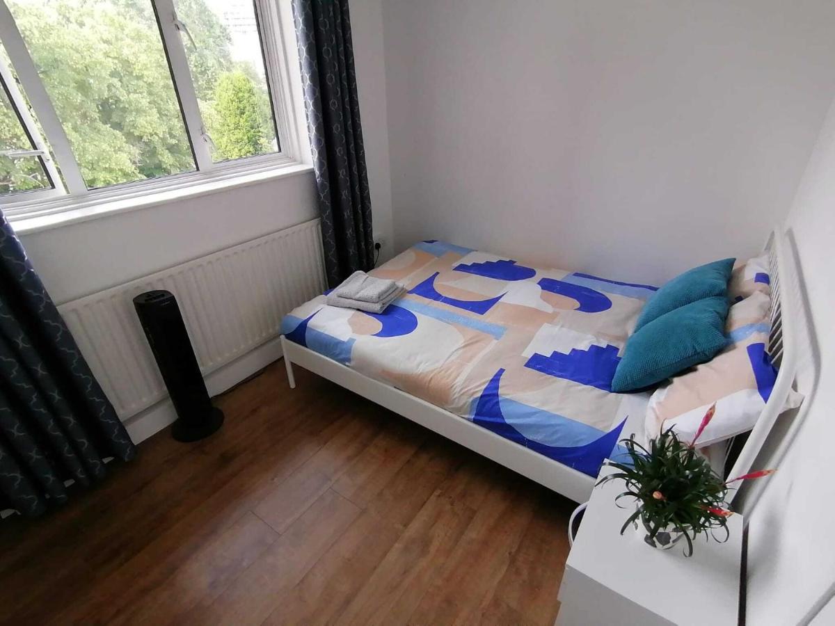 White City Apartment, Your London Stay Exteriör bild